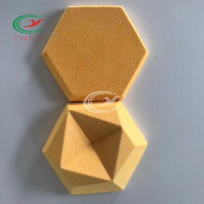 Οι ελαφριές τρισδιάστατες Hexagon ακουστικές επιτροπές καθιστούν αλεξίπυρες την ίνα πολυεστέρα